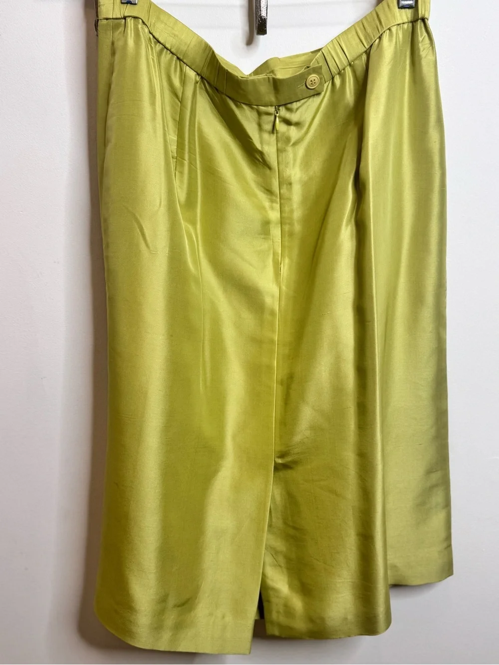 Elegant Lime Green 100% Silk Women's Skirt - Picture 2 of 4